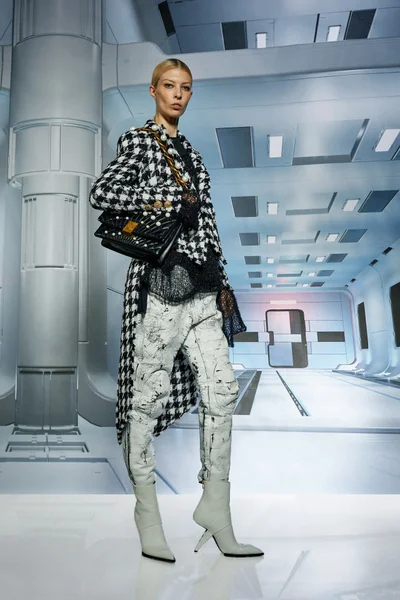 Look 13